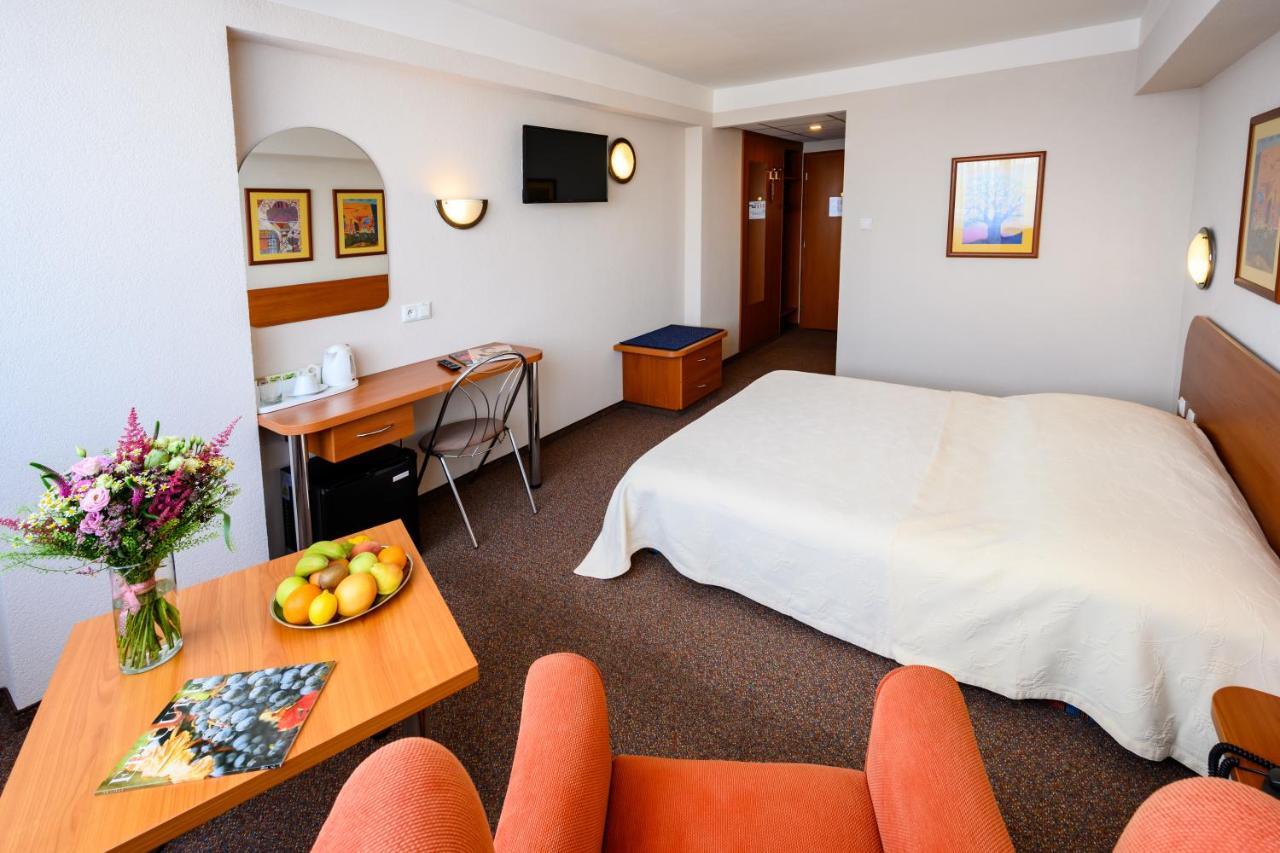Hotel Lux Banská Bystrica Eksteriør bilde