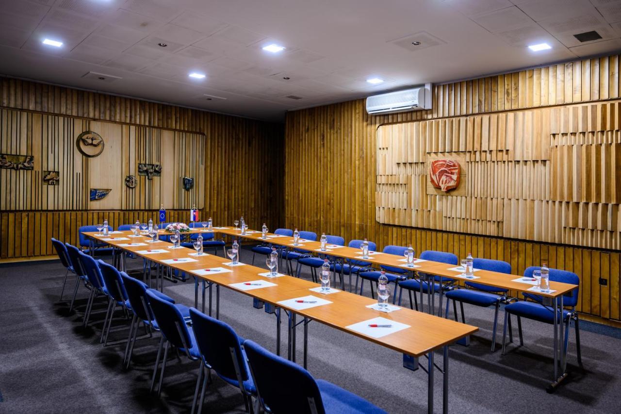 Hotel Lux Banská Bystrica Eksteriør bilde